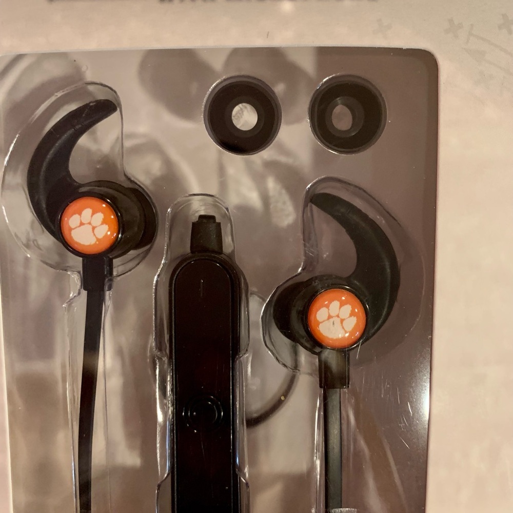 Wireless earbuds - Picture 3 of 4